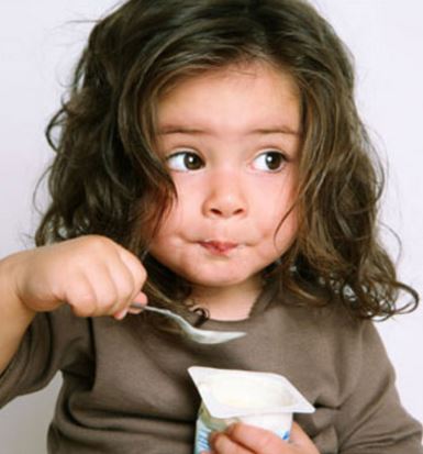 YOGHURT DE FRESA BATIDO 1KG