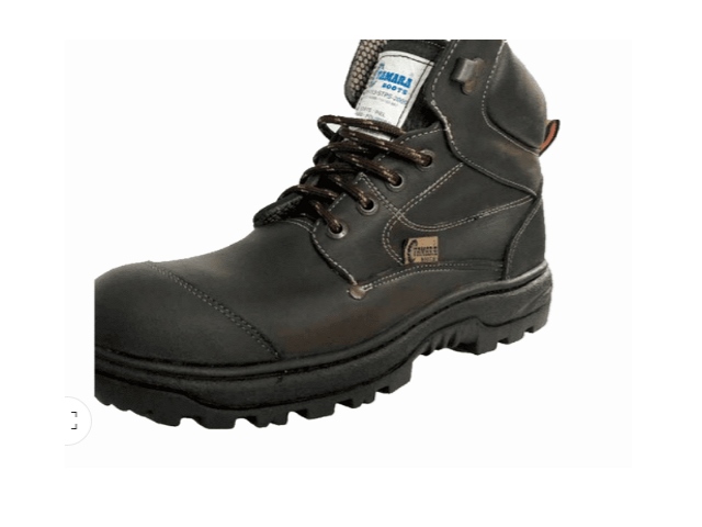 Bota de piel con casquillo